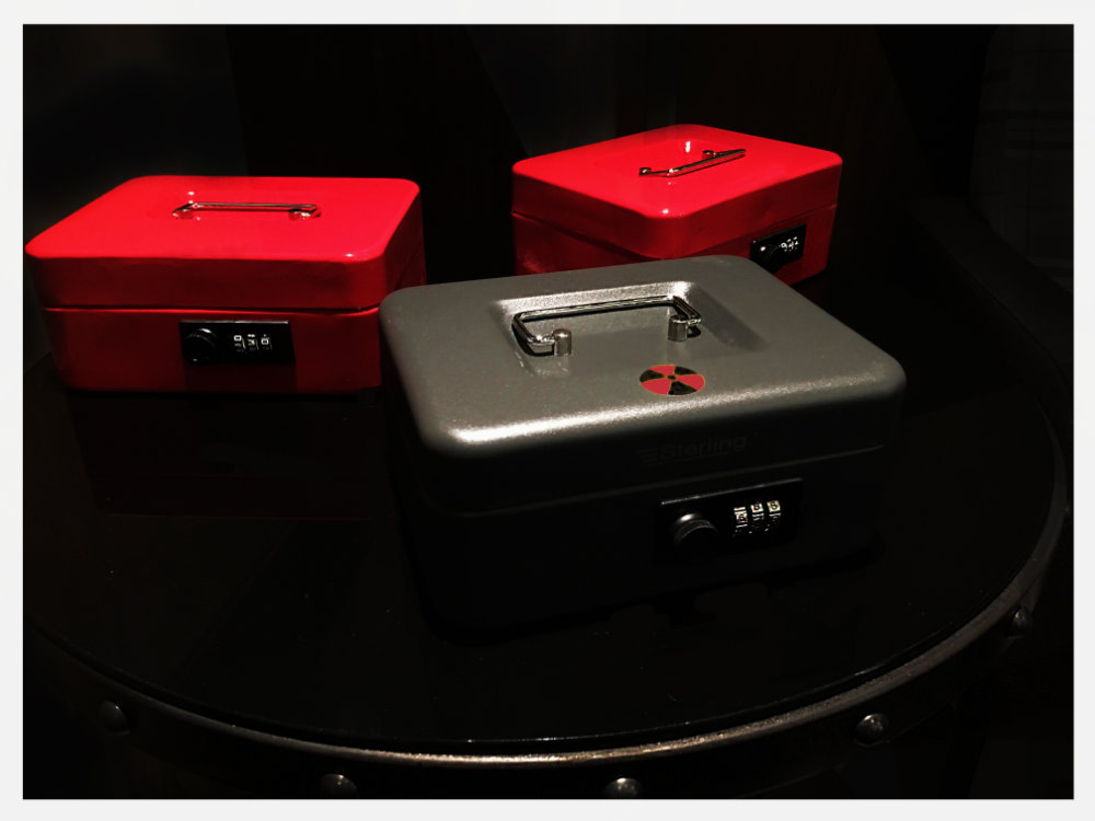 AftermathLondon's tweet photo. Dive into the world of mystery and puzzles with our Portable Escape Room Game! 🕵️‍♀️ Unleash your inner detective and conquer challenging quests. #MobileGaming #EscapeRoomChallenge #PuzzleEnthusiast" https://t.co/VxlYCSpCVG