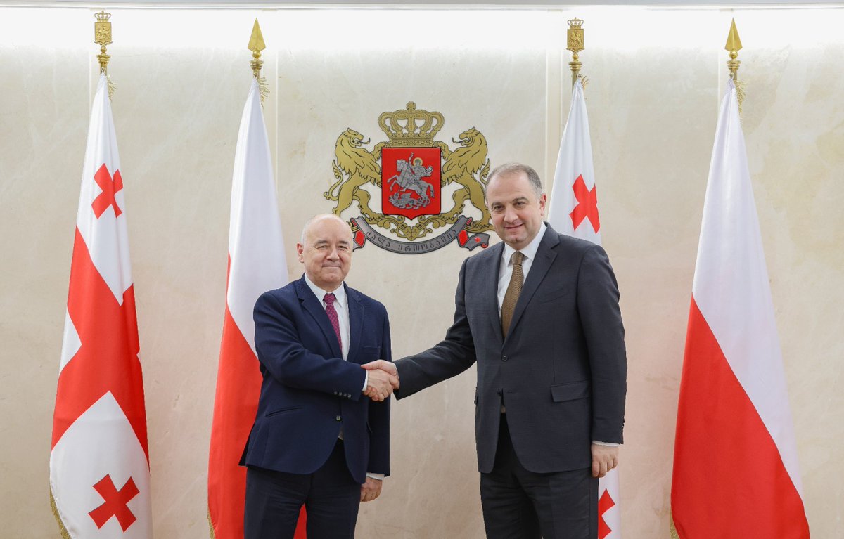 MoD Chikovani met w/ 🇵🇱 Amb to 🇬🇪 Mariusz Maszkiewicz and Defence attache Successful defence cooperation b/w Georgia & Poland and future programmes were discussed. Poland's role in SNGP was emphasized