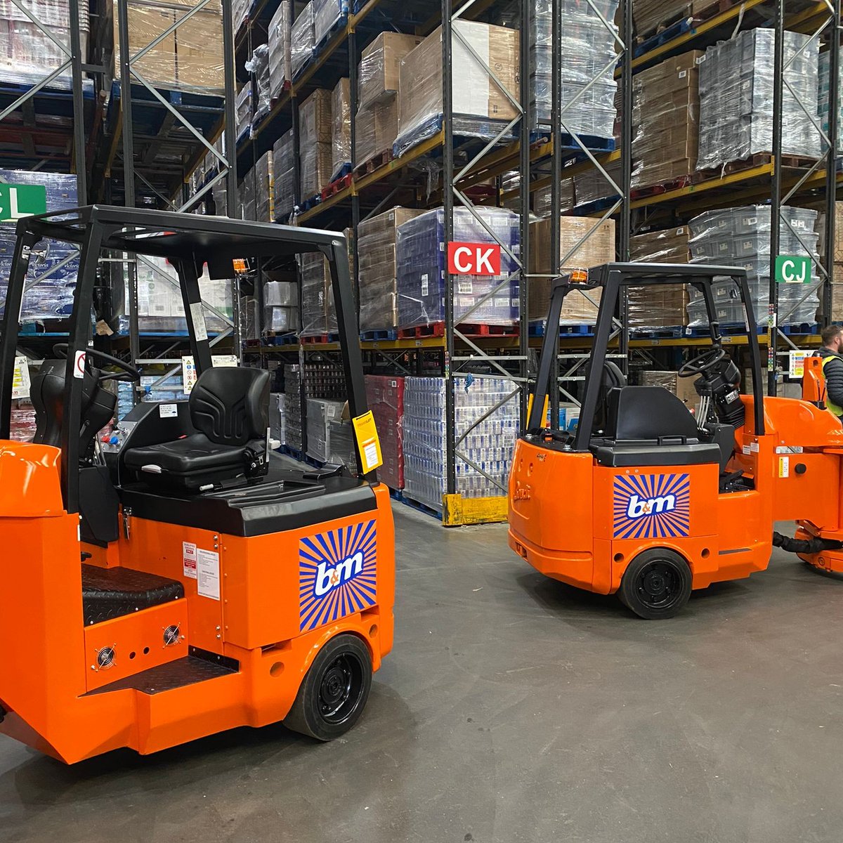🏴󠁧󠁢󠁥󠁮󠁧󠁿🇬🇧 Discover the British excellence of Translift Bendi! Based in the UK with a factory in Redditch, our skilled engineers craft innovative material handling equipment (MHE). Come and visit us!  #TransliftBendi #UKManufacturing #MHEInnovation 🏭✨