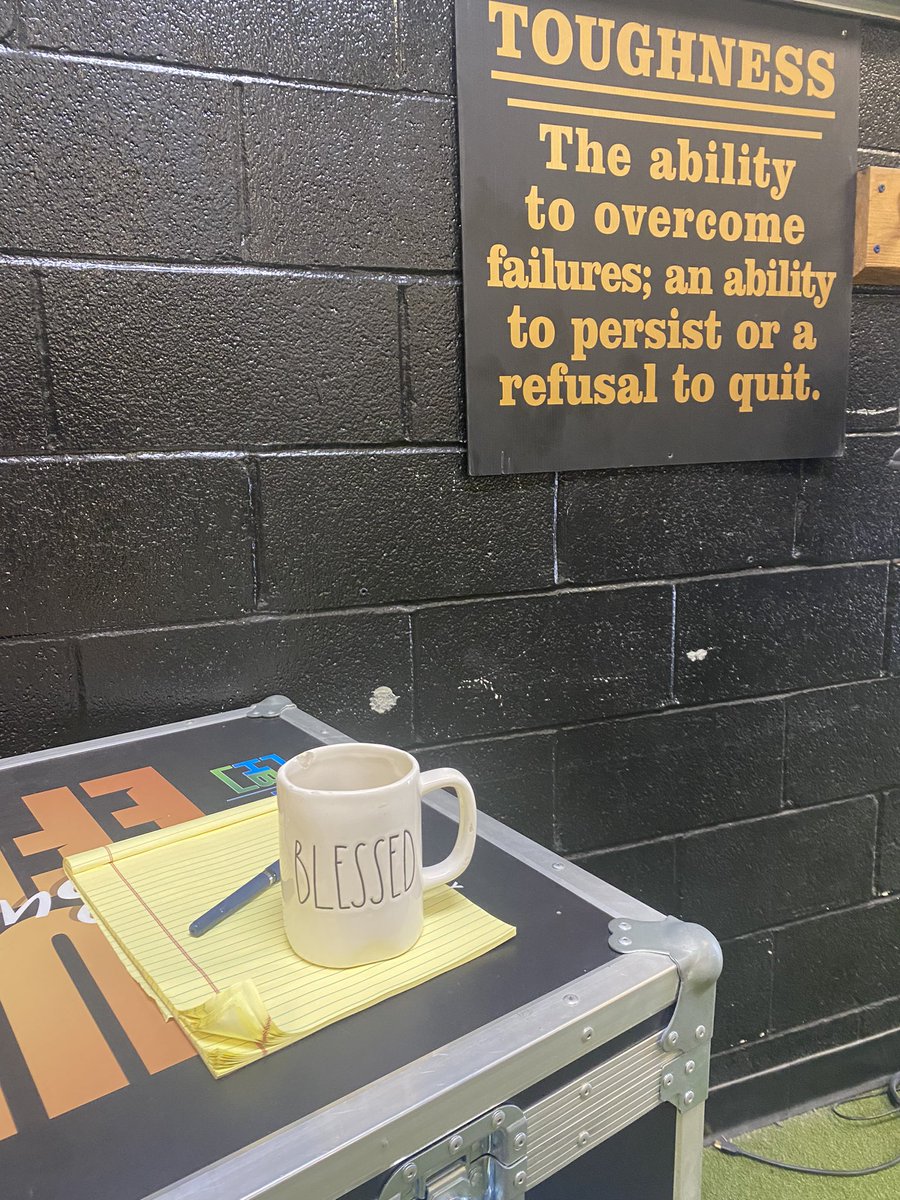 🚌🏴‍☠️🏴‍☠️🏴‍☠️