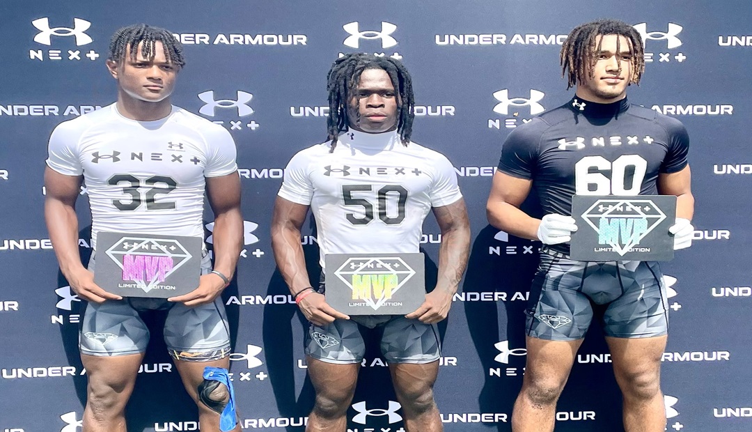 South Florida Prospects Shine At Under Armour Miami. larryblustein.com/news/south-flo… @UANextFootball @whycover3 @benhanks_ @accagent4 @JADECARD11 @zion_paret @iamdwayne_1 @ks3hreee @AntwaunParham13 @14gump_ @DerrekCooper80 @darryll_desir @MandrellDesir19 @CJH7337 @bryanauguste77