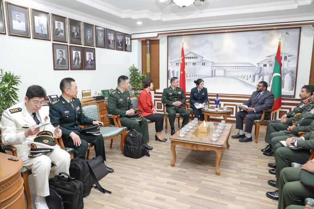MoDmv's tweet photo. Minister of Defence @mgmaumoon  today met with Major General Zhang Baoqun, Deputy Director of the Office for International Military Cooperation of the People's Republic of China, to discuss enhancing defense cooperation between the Republic of Maldives and China. https://t.co/BuXdGFaZEA