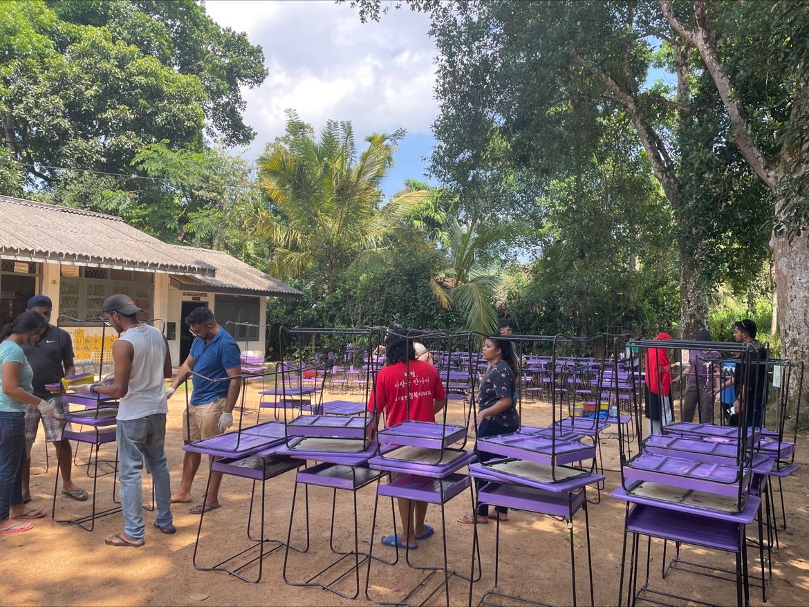 Amazing work by IFS Foundation in rural Sri Lanka! Recently 20+ @IFS volunteers painted desks and chairs for local school with community and staff. Building trust and friendship! #ProudlyIFS