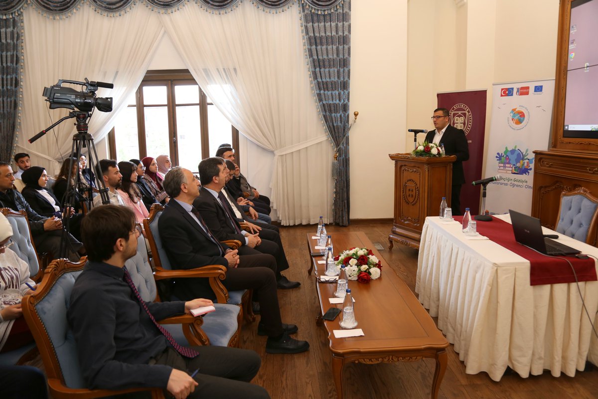 ASBUedu's tweet photo. “Gençliğin Gözüyle Uluslararası Öğrenci Olmak” Zirve Programı Üniversitemizde Gerçekleştirildi

Detaylı bilgi için: https://t.co/ph0TX5Trhs https://t.co/AhJLqROTzQ