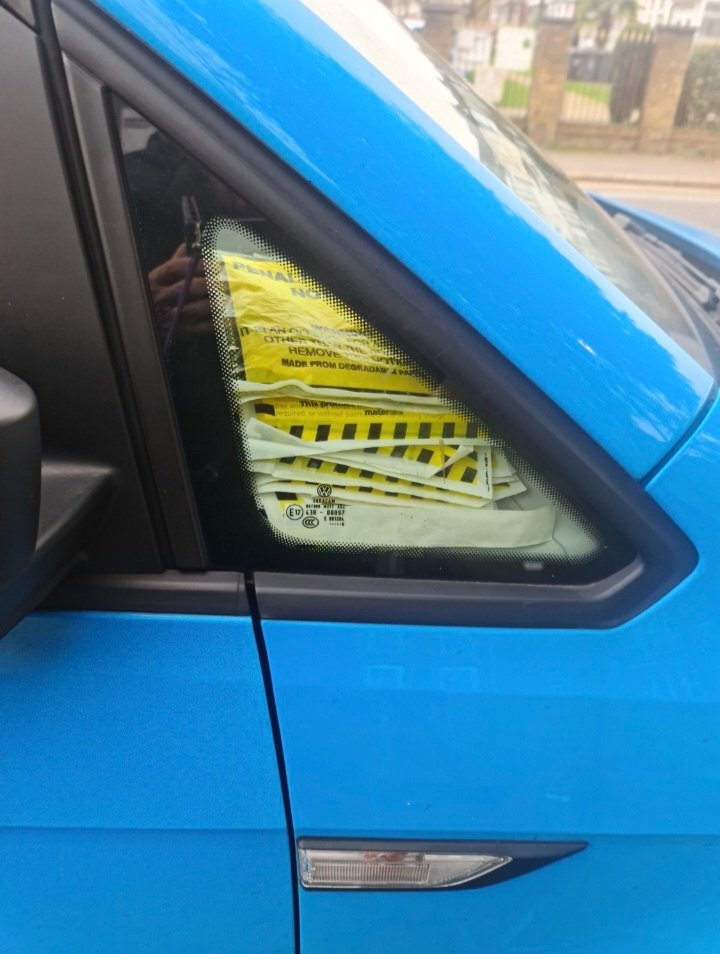 LesleyFinlayson's tweet photo. @BritishGas illegally parked BG vehicle for days. Is it stolen? E17 3NP https://t.co/vZ0JDA6Lzx