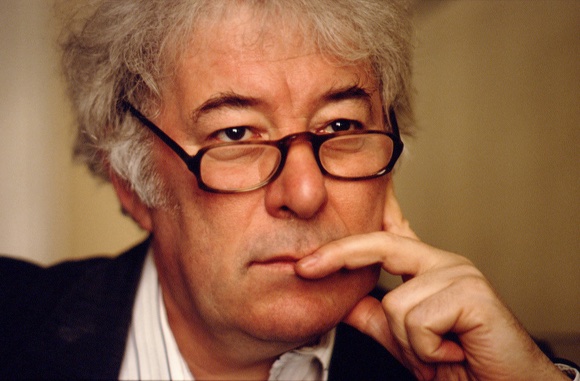 'I can't think of a case where poems changed the world, but what they do is they change people's understanding of what's going on in the world.' - Seamus Heaney Live online course: Irish Poets I with @MWhelanWriter, June 2024. literaturecambridge.co.uk/reading-irish-…