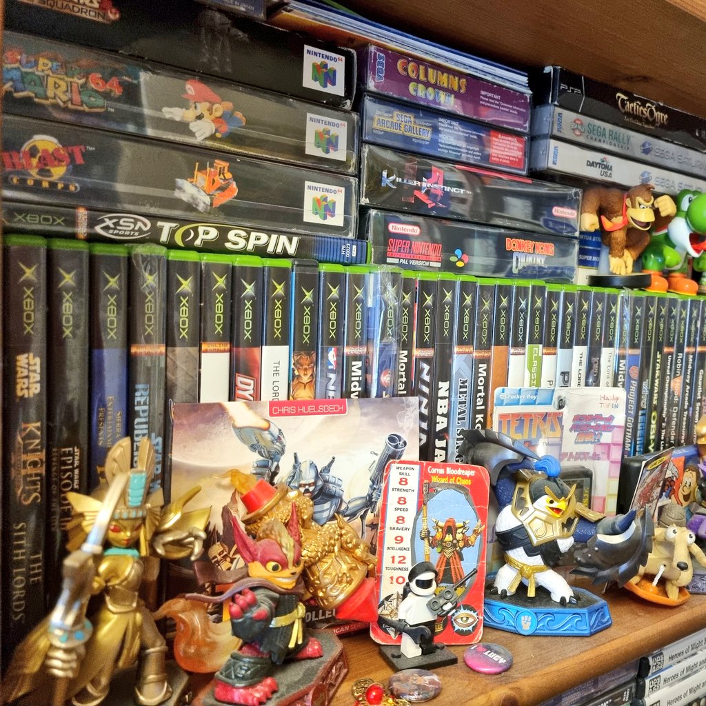 Love some organised chaos on my shelves