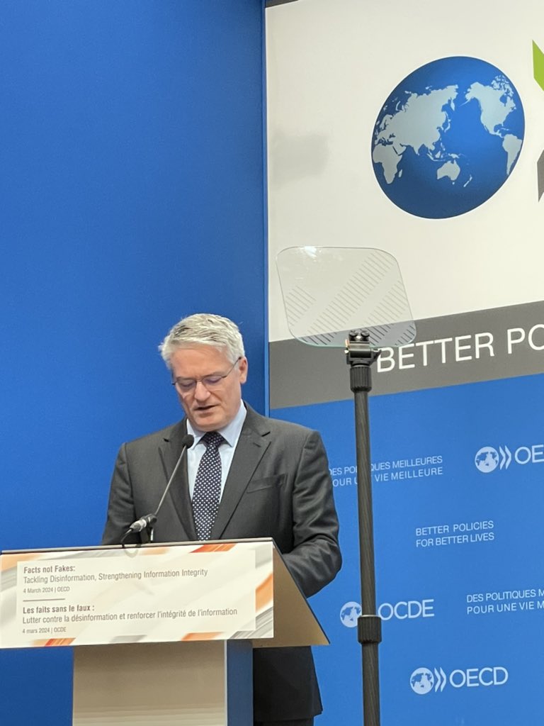 «We need to organize a market that favors trustworthy journalism.» Christophe Deloire, chair of the Forum, shares some remarks on how governments can strengthen information integrity, notably through the @jti_standard, during the launch of the @OECD report «Facts not Fakes».