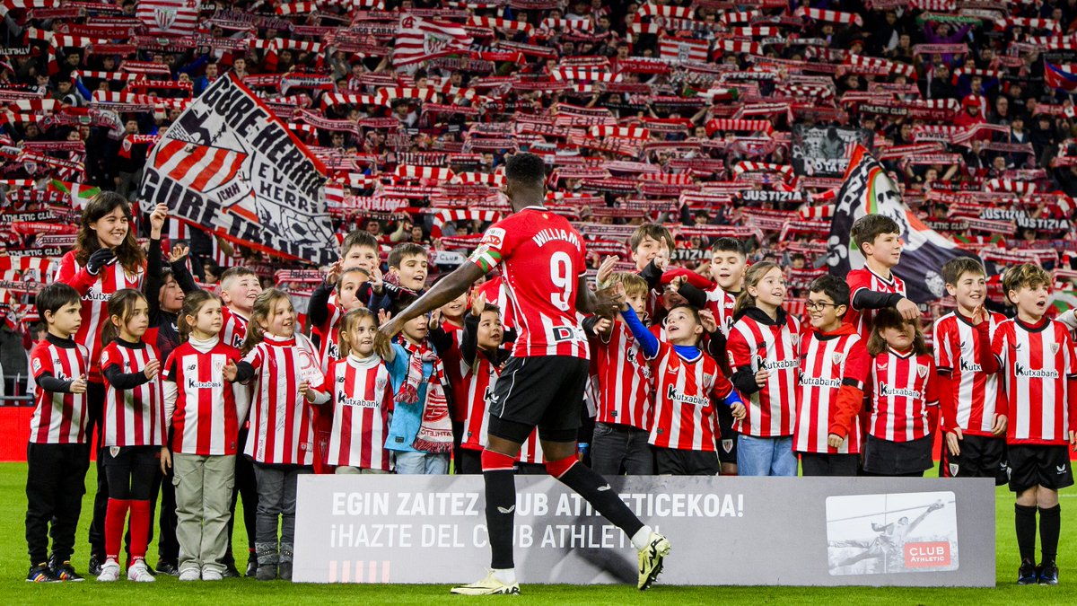 Our people. Our team. Our idols. 

#MadeInEuskalHerria #AthleticClub 🦁