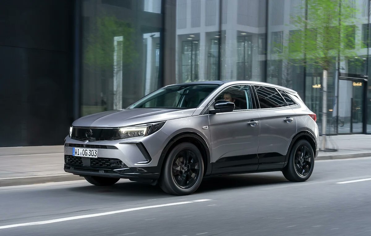 Riwal888's tweet photo. Riwal888 - #Blog: Driving Pleasure up, Emissions Down: New #Opel #Grandland #Hybrid
#OpelGrandland #OpelGrandlandHybrid 🔋⚡️ #MHEV #SUV 🚙 #IntelliLuxLED #LEDPixel #FullLED #OpelVizor #OpelDesign #ThisIsOpel
https://t.co/GIVxIhGjIA https://t.co/cFSauJWrVx