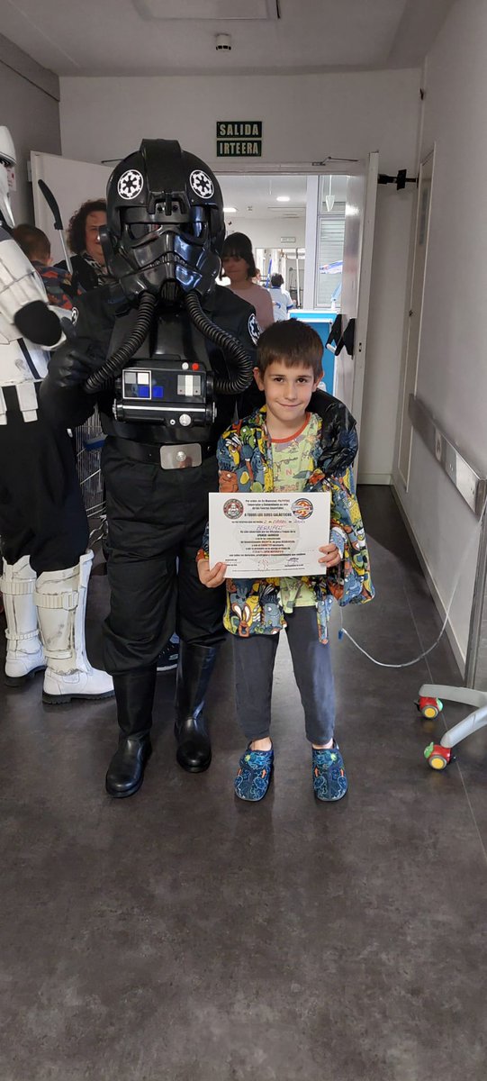 Salud - Osasuna (@salud_na) on Twitter photo Los personajes de #StarWars visitan a los niños y niñas ingresadas en la Unidad de Hospitalización Infantil del Hospital Universitario de Navarra
<a href="/ContraCancerEs/">Asociación Española Contra el Cáncer</a> <a href="/ContraCancerNAV/">Asociación Española Contra el Cáncer Navarra</a> #LaFuerzaContraElCáncer
@adano1989
#Humanización Los personajes de #StarWars visitan a los niños y niñas ingresadas en la Unidad de Hospitalización Infantil del Hospital Universitario de Navarra
<a href="/ContraCancerEs/">Asociación Española Contra el Cáncer</a> <a href="/ContraCancerNAV/">Asociación Española Contra el Cáncer Navarra</a> #LaFuerzaContraElCáncer
@adano1989
#Humanización