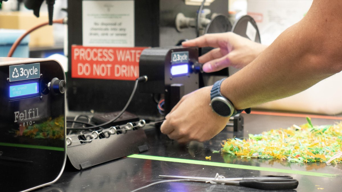 3D printing has become a valuable resource for many businesses but a problem for the environment with so much plastic waste. #UWaterloo student @jasonamri aims to address this with his company 3cycle. More: bit.ly/3UXrutj | #GlobalFutures