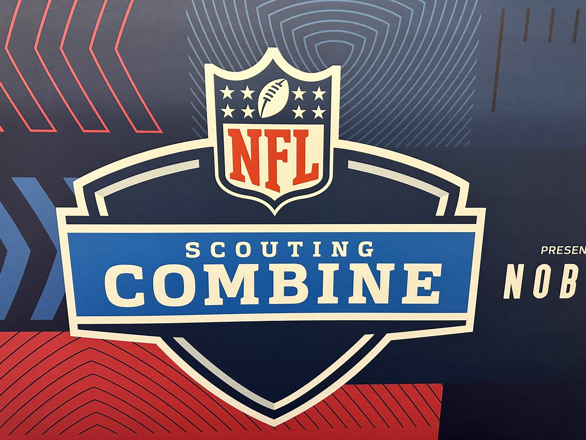 Always good getting to check in with @Josiah_Ezirim, this time from the @NFL Scouting Combine this past weekend! #E2W | #MatterOfPride