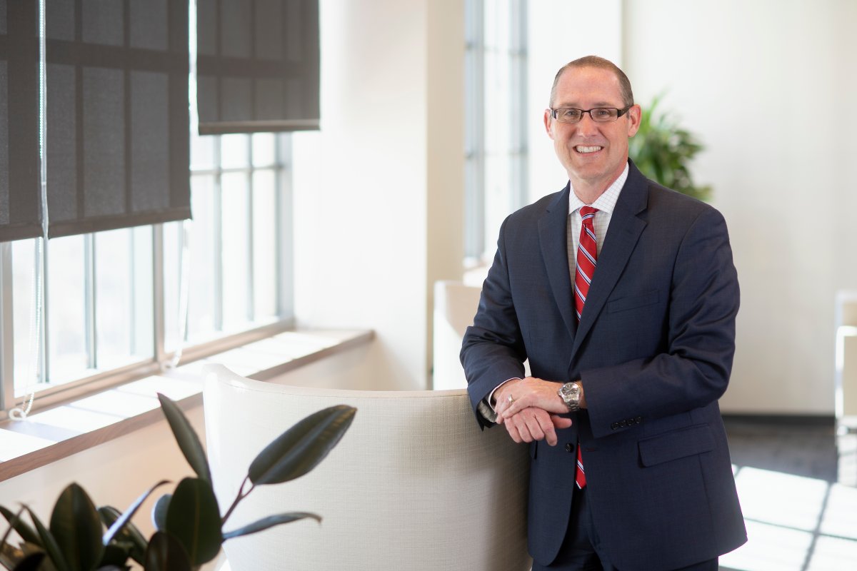 🏆 Congrats to Terry L. Hales Jr., MBA, executive vice chief academic officer, administration and chief operating officer, Health Sciences System, who was recently named by @BeckersHR as one of “60 academic medical center COOs to know.” bit.ly/3P4cu9d