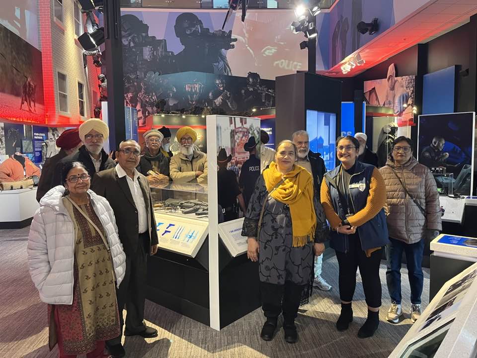 CFN's #Seniors Program recently visited @YouthLinkYYC, #home to @CalgaryPolice #stories, from the past to the present. CFN's Seniors' Services address the unique needs of seniors through building social #support networks & #resources. For more visit centrefornewcomers.ca/seniors #YYC