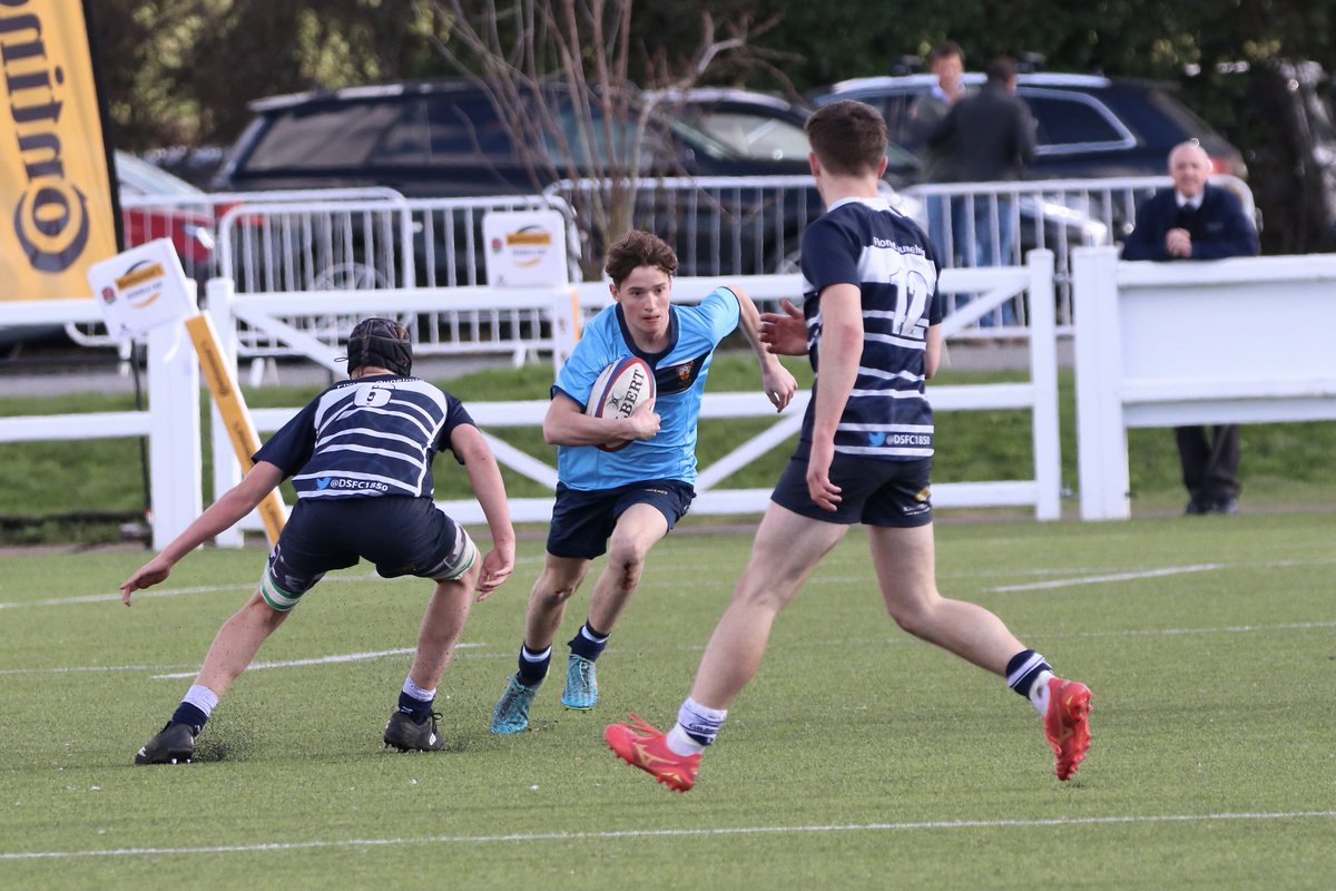 Well done to our U15A Rugby team who successfully reached the Semi Finals of the RFU Schools National Vase, which took place at the weekend. A great performance and a narrow defeat. Read more: tinyurl.com/mrvry23v @LeysSport 📸 © Colin Dobbyne