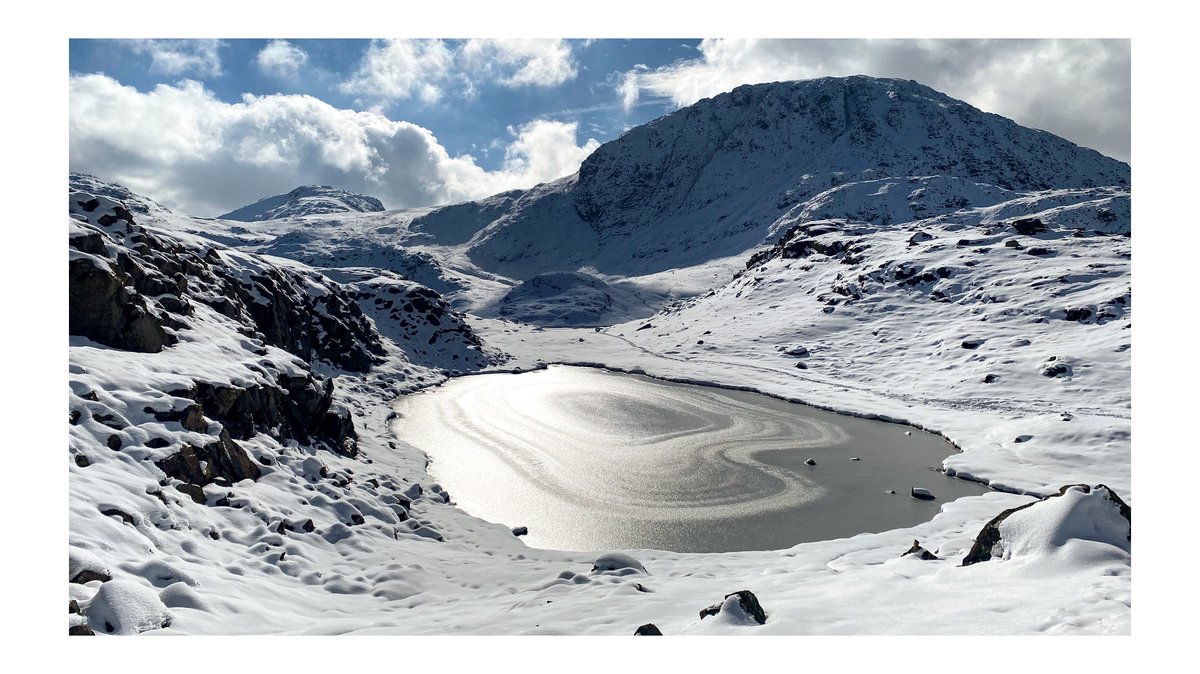 I was allowed a few hours of as it’s my birthday so I off up Seathwaite Fells, over to Sprinkling Tarn and back down Grains Gill - 😮 the snow, up to the knees. Be careful out on the fells, it’s another world up there