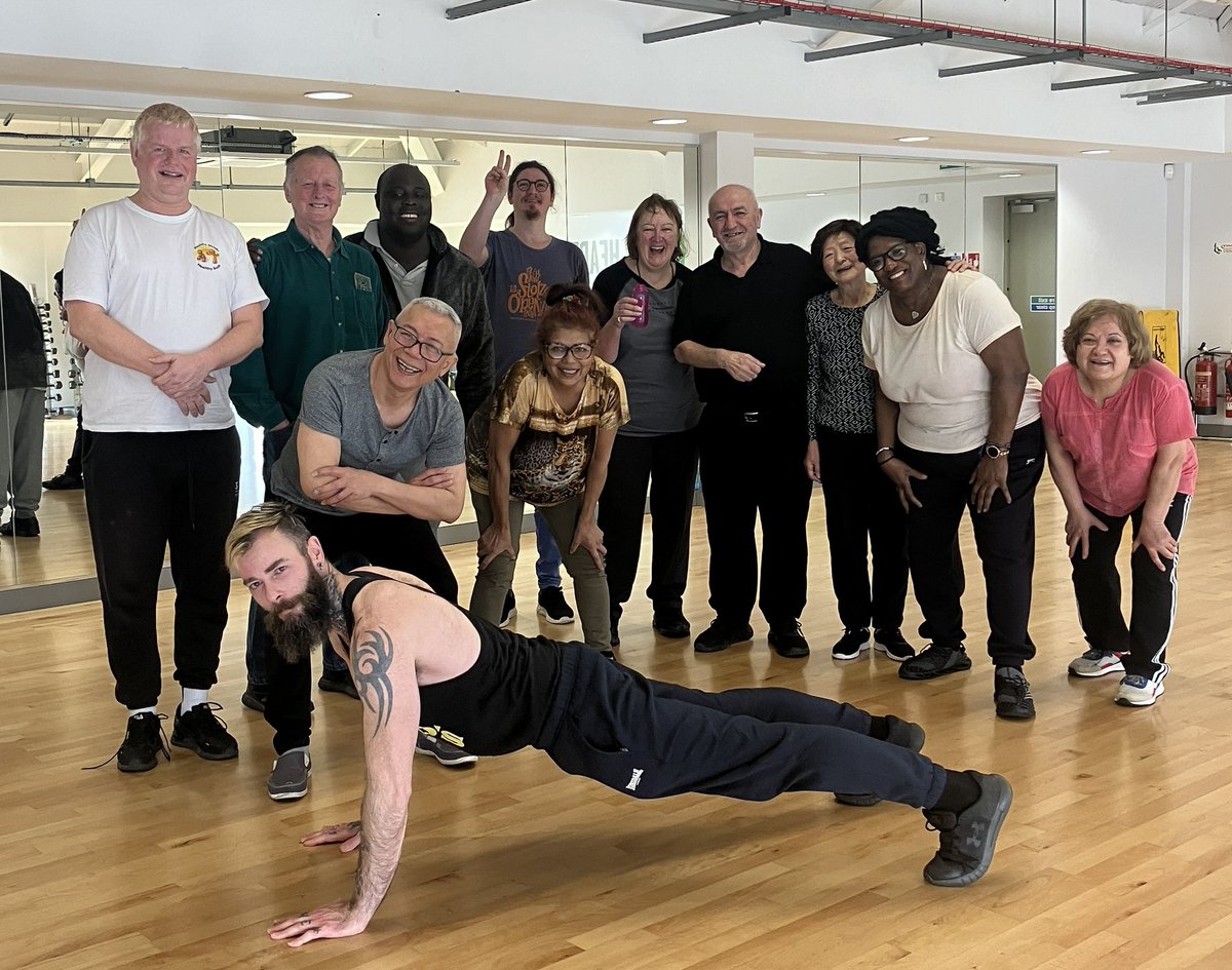 hmhb2016's tweet image. One again our group worked really hard @HighburyLeisure  @zombie_pt 
What a great start to Tuesdays
#exerciseisfun #fitnessjourney #islington @Better_UK