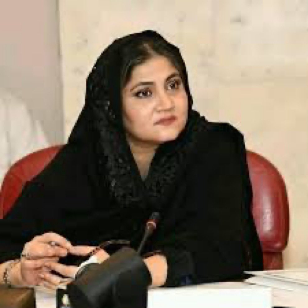 iamansaarmy's tweet photo. “اگرپنجاب کو  سستا آٹا دینا ہی تھا تو تصویر لگا کر مکروہ کرنے کی کیا ضرورت تھی”
سائرہ بانو😂🔥 https://t.co/iMaeBc3BkT