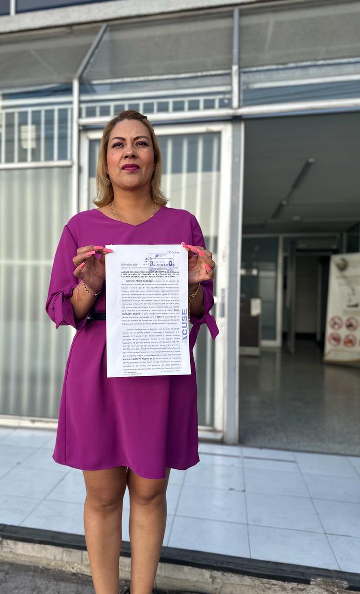 Berenice Sierra (@bere_sierra_a) on Twitter photo <a href="/BetyPerezF/">Beatriz Perez</a> , regidora del cabildo de San Pedro Cholula, denuncia que la presidenta municipal, <a href="/PaolaAngonS/">Paola Elizabeth Angon Silva</a>, por probable corrupción y abuso de autoridad.
#Cholula
#Puebla <a href="/BetyPerezF/">Beatriz Perez</a> , regidora del cabildo de San Pedro Cholula, denuncia que la presidenta municipal, <a href="/PaolaAngonS/">Paola Elizabeth Angon Silva</a>, por probable corrupción y abuso de autoridad.
#Cholula
#Puebla