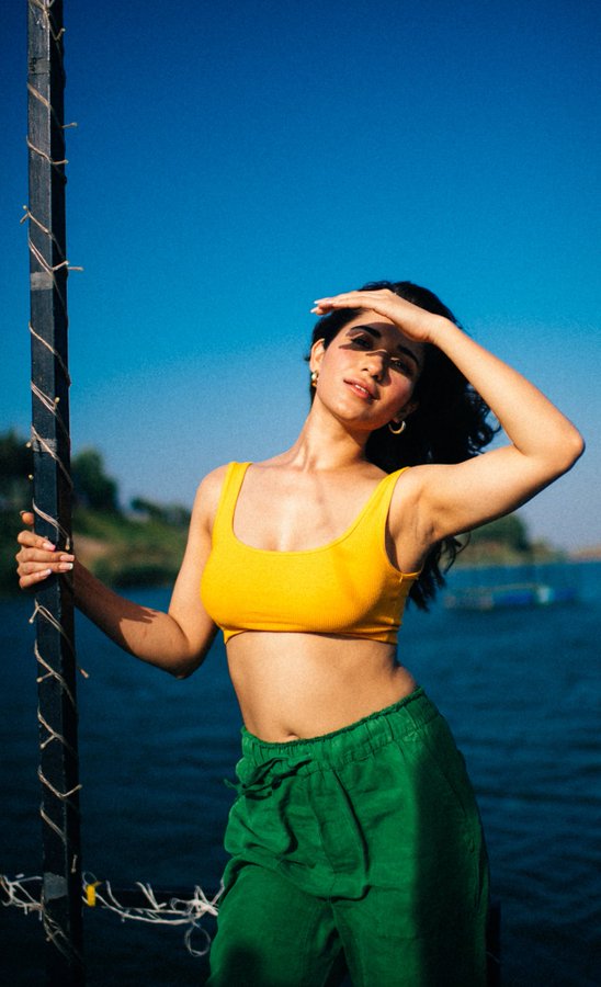 GH1_gINWcAAzuwu?format=jpg&name=900x900