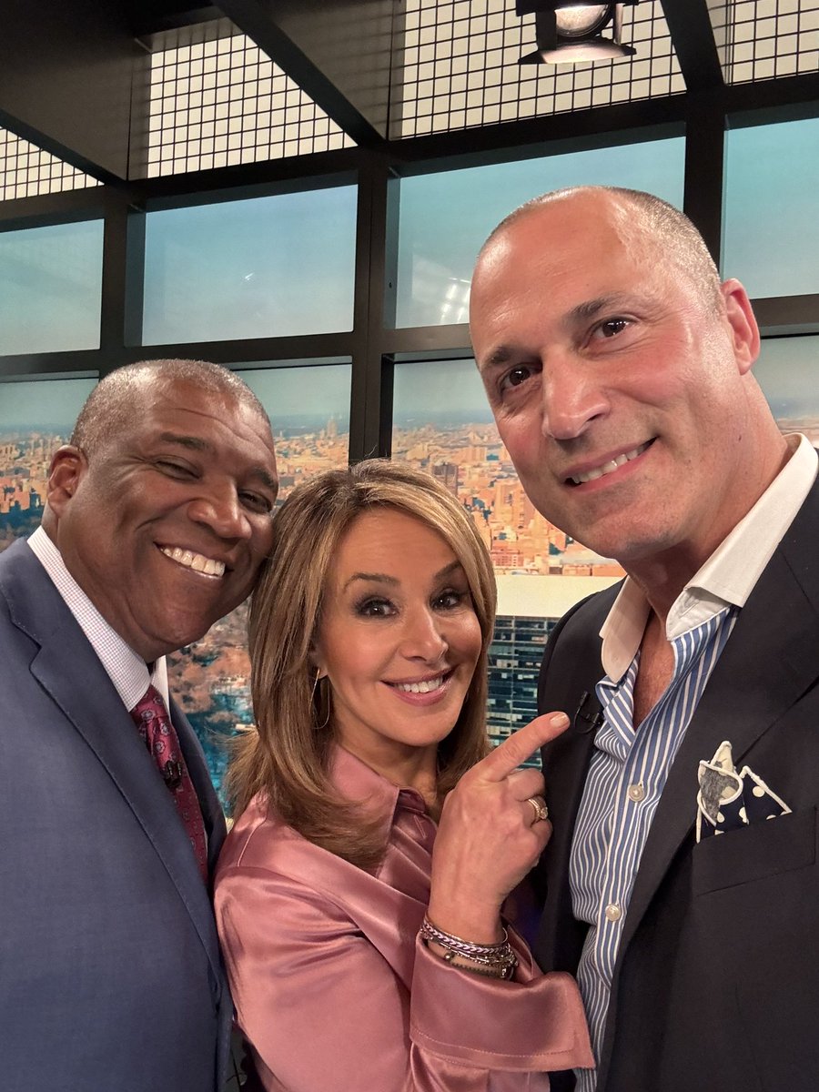 Curt Menefee (@curtmenefee) on Twitter photo A Mauve Monday on #GDNY with <a href="/CarsonKressley/">Carson Kressley</a> joining <a href="/rosannascotto/">Rosanna Scotto</a> and me in studio. And with Next Top Model photographer <a href="/NigelBarker/">Nigel Barker</a> in house, why not let the man do a selfie for all of us. A Mauve Monday on #GDNY with <a href="/CarsonKressley/">Carson Kressley</a> joining <a href="/rosannascotto/">Rosanna Scotto</a> and me in studio. And with Next Top Model photographer <a href="/NigelBarker/">Nigel Barker</a> in house, why not let the man do a selfie for all of us.