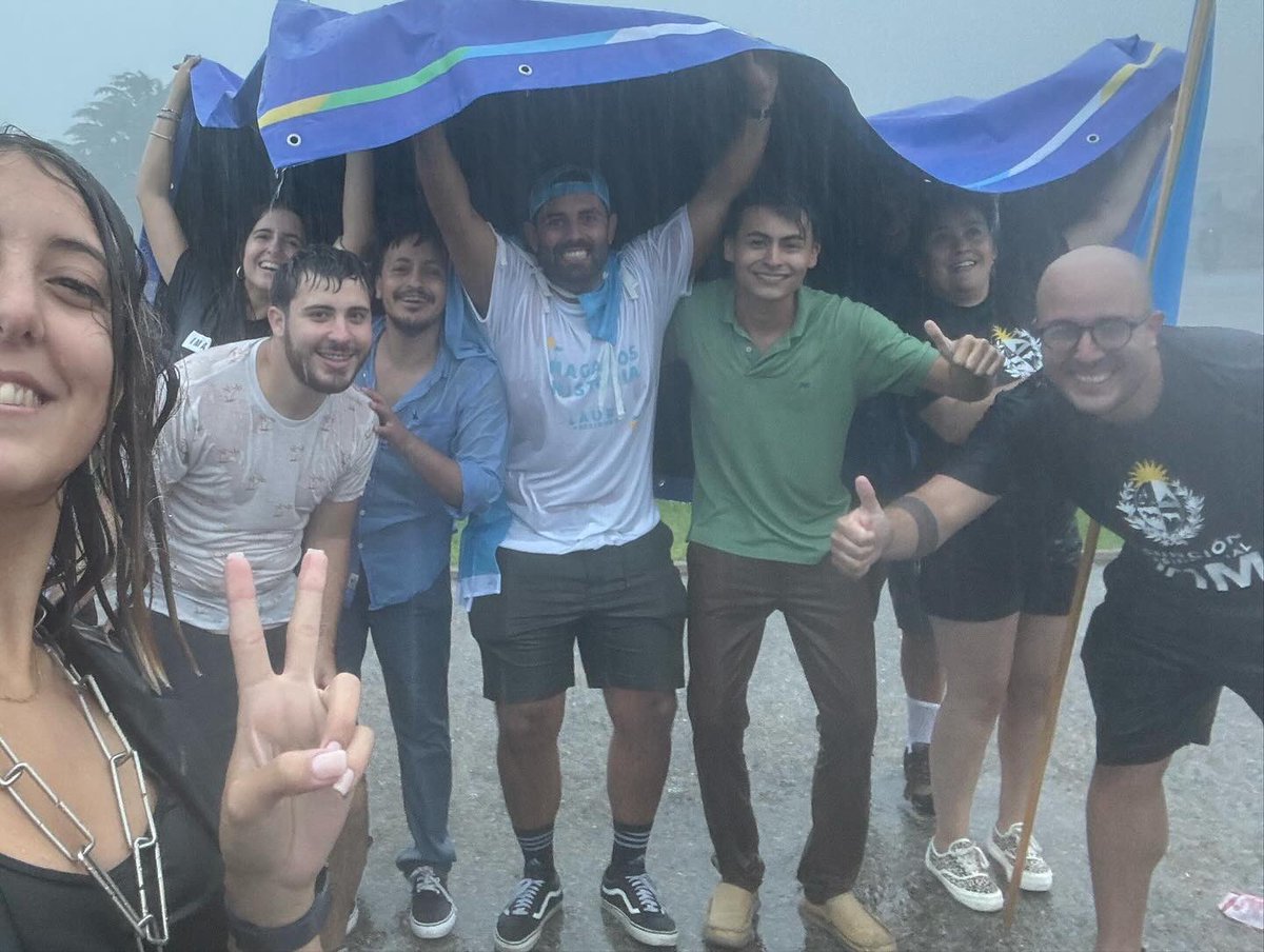 ¡Otro #2M donde los jóvenes de la <a href="/lista71/">Lista 71 [oficial]</a> acompañamos al Presidente <a href="/luislacallepou/">Luis Lacalle Pou</a> en su última rendición de cuentas!

#HagamosHistoria