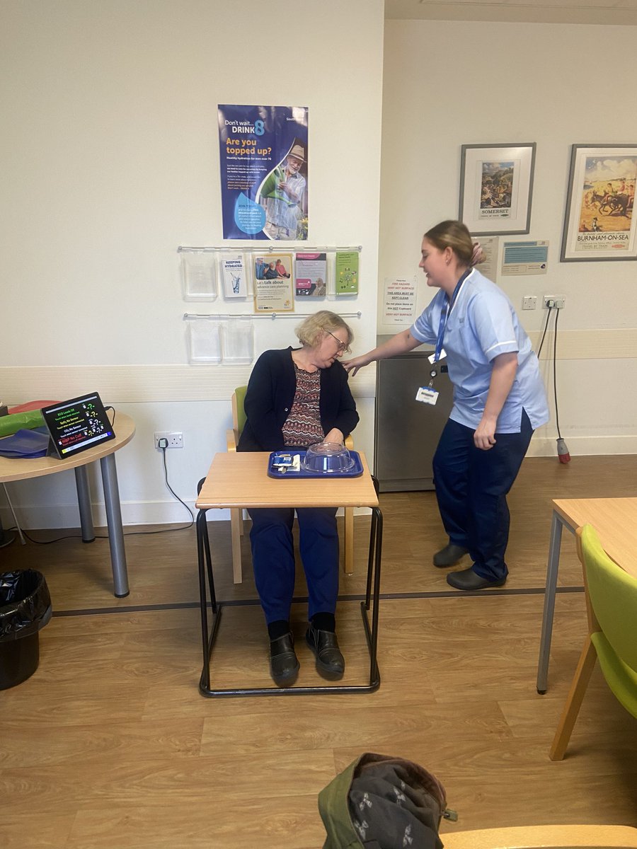 Simulation practice has commenced at south petherton hospital for the next four mondays. This week our patient had a hypo, correctly identified escalated and treated by the team. great work #communitysims #patientsafety @SisterEmilyC @SFTclinicalski1 @KatyHow97717841
