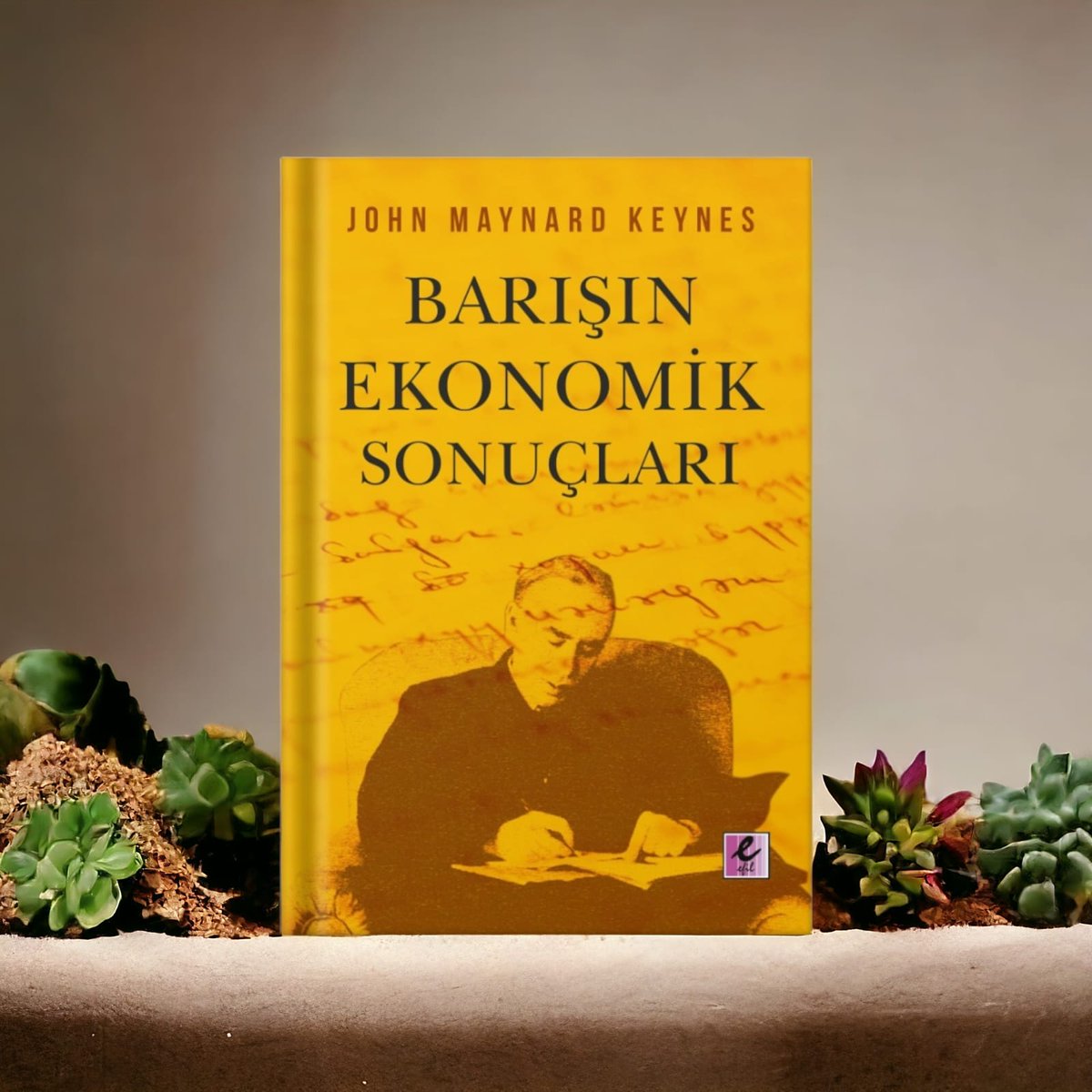 Efilyayinevi's tweet photo. Keynes’in Genel Teori’den önce yazdığı kitaplar içinde en fazla öne çıkan kitabı olan “Barışın Ekonomik Sonuçları”, Onun iktisatçı kimliği kadar, bir devlet adamı hatta diplomat kimliğinin de üst düzeyde olduğunu göstermektedir.

👇
https://t.co/yuZLuN09s9 https://t.co/utPDwTuZuR