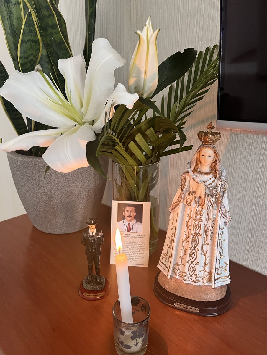 LUNES 🙏🏼🙌🏼🌷🐣
04/03/24 

Quédate en silencio, y escucha a tu corazón 💚
Y cuando te hable, levántate y ve donde él te lleve 🌷💕
Cosas maravillosas están por llegar 🙏🏼 Con mucha fe 🙌🏼

2️⃣0️⃣2️⃣4️⃣ ✨💫🌷🌻