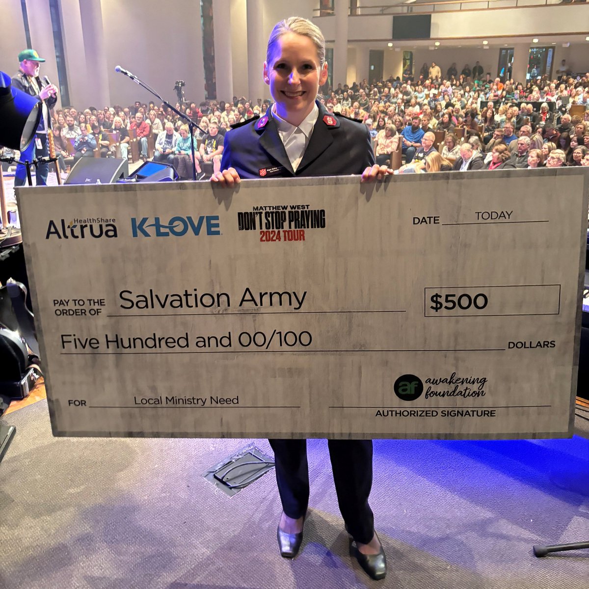 Awakening Foundation, @AltruaHealthS, along with @matthew_west are donating thousands to The Salvation Army. And during West's Don't Stop Praying tour stop in Charlotte, they presented a $500 check to support programs at the Center Of Hope. southernusa.salvationarmy.org/greater-charlo…