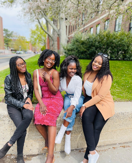 WhitneyRagan1's tweet photo. A career in accounting can open the door to new opportunities. For this PwC Associate, it’s helping foster financial empowerment for her and her family, while she develops her digital skills and business acumen and grows as a professional. https://t.co/yptUq0geAg https://t.co/TTw1KwsU1D