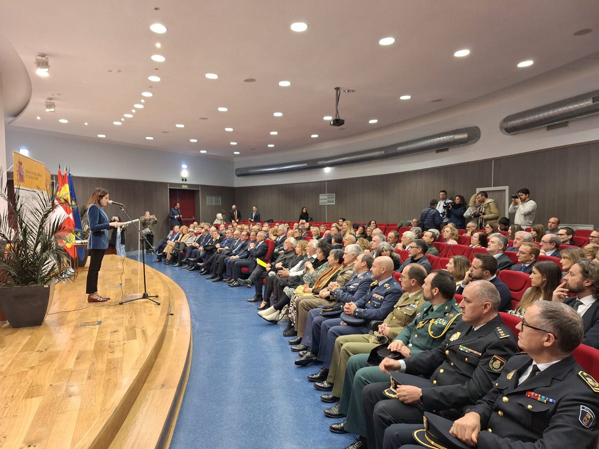 chd_duero's tweet image. La presidenta de la @chd_duero, María Jesús Lafuente, ha asistido hoy al acto de entrega de la #condecoración a #título #póstumo de la Encomienda de la #Orden del #Mérito #Civil a Encarnación Pérez Álvarez, #ex #subdelegada del #Gobierno en #Salamanca