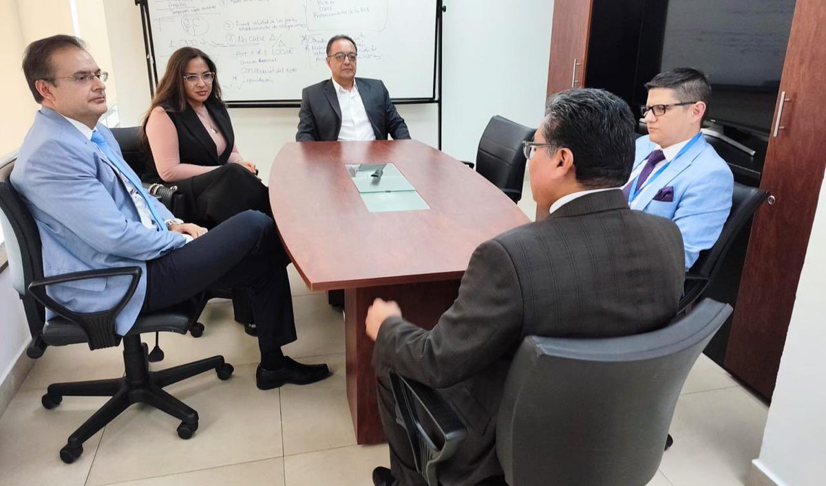 Notapichincha24's tweet photo. El pasado 1 de marzo de 2024, la Dra. Hiroshima Villalva, presidenta del Colegio de Notarios de Pichincha, mantuvo reunión de trabajo con el señor Director de Pichincha del Consejo de la Judicatura. Le acompañan los doctores Pedro Castro Falconí, Juan Carlos Morales y David Pino. https://t.co/IV54netwuY