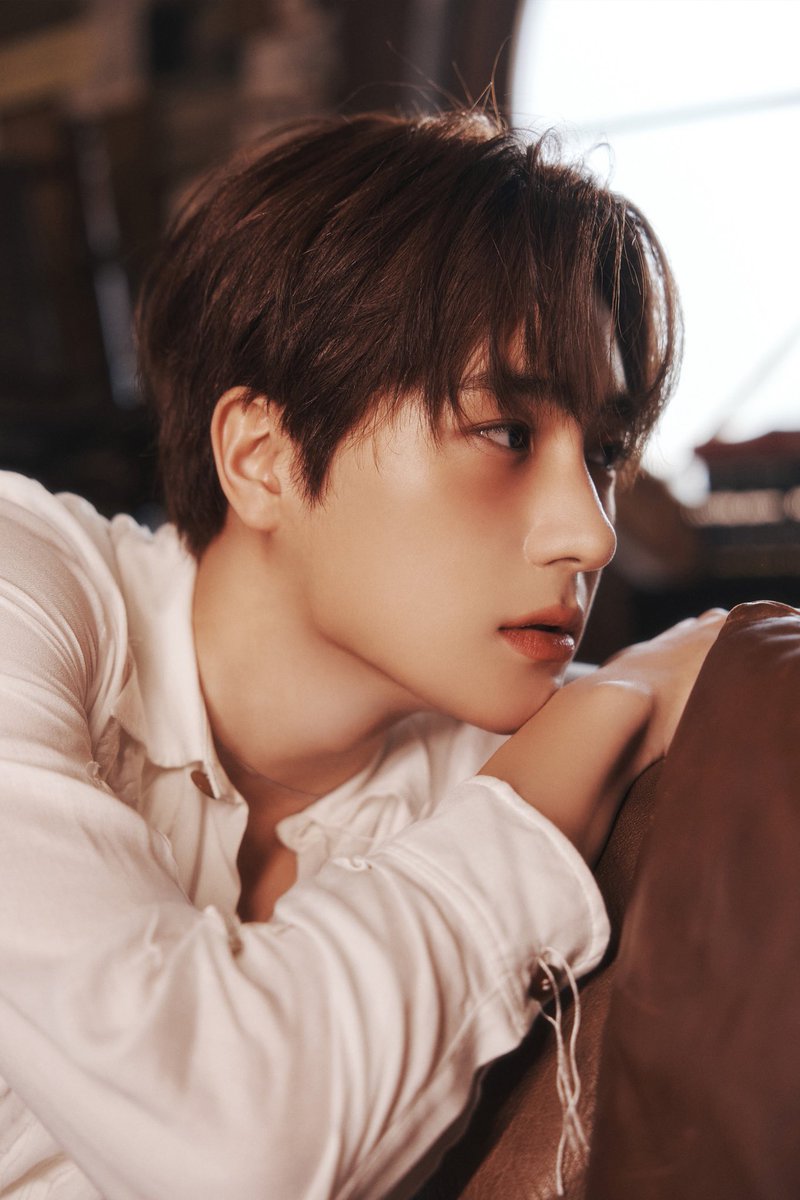 사람 코가 어떻게 이러냐고
진짜 이높죽코