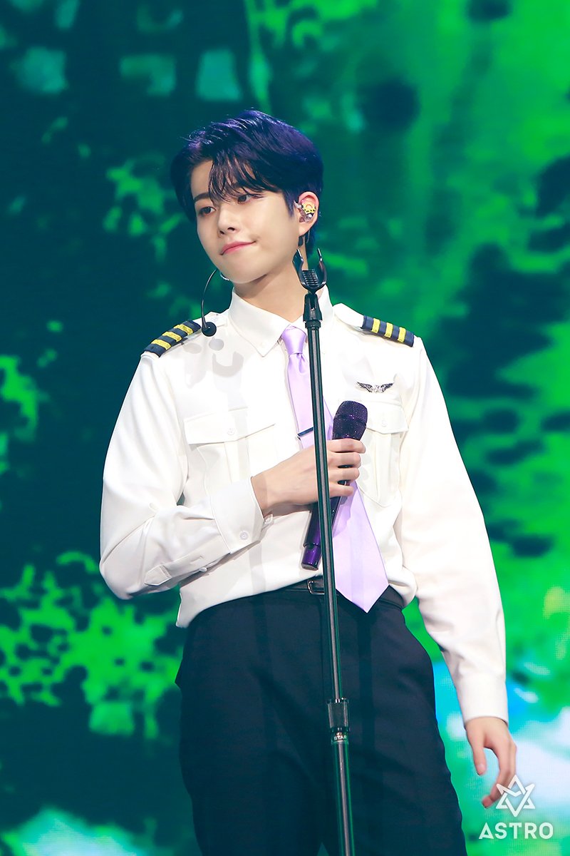 offclASTROid's tweet photo. [PIC] 240305 ASTRO MJ Happy Birtday To You❤️

★★★ HAPPY BIRTHDAY MJ ★★★

https://t.co/LiTvuUHSrY
#ASTRO #아스트로 #MJ #엠제이 #HAPPYMJDAY #로하의_해피바이러스_명쥬나_HBD @offclASTRO https://t.co/zw1y2GMOtn