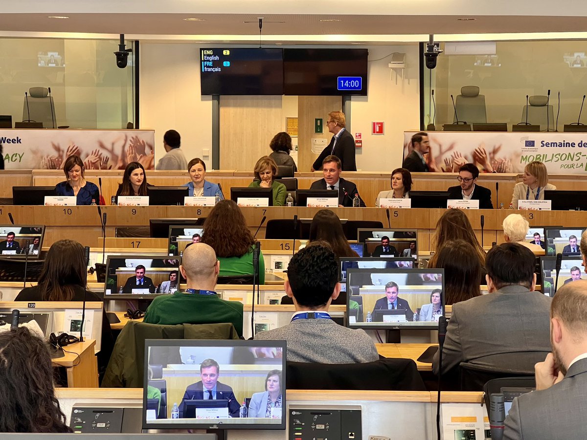 The 1st day of #CivSocWeek has started discussing issues on Al, elections, democracy, where we’re attending the opening discussion 'Democracy across Europe: in peril or prosperity?”

The @EESC_EU will welcome European #CivilSociety for an inspiring week as we #RiseUpForDemocracy