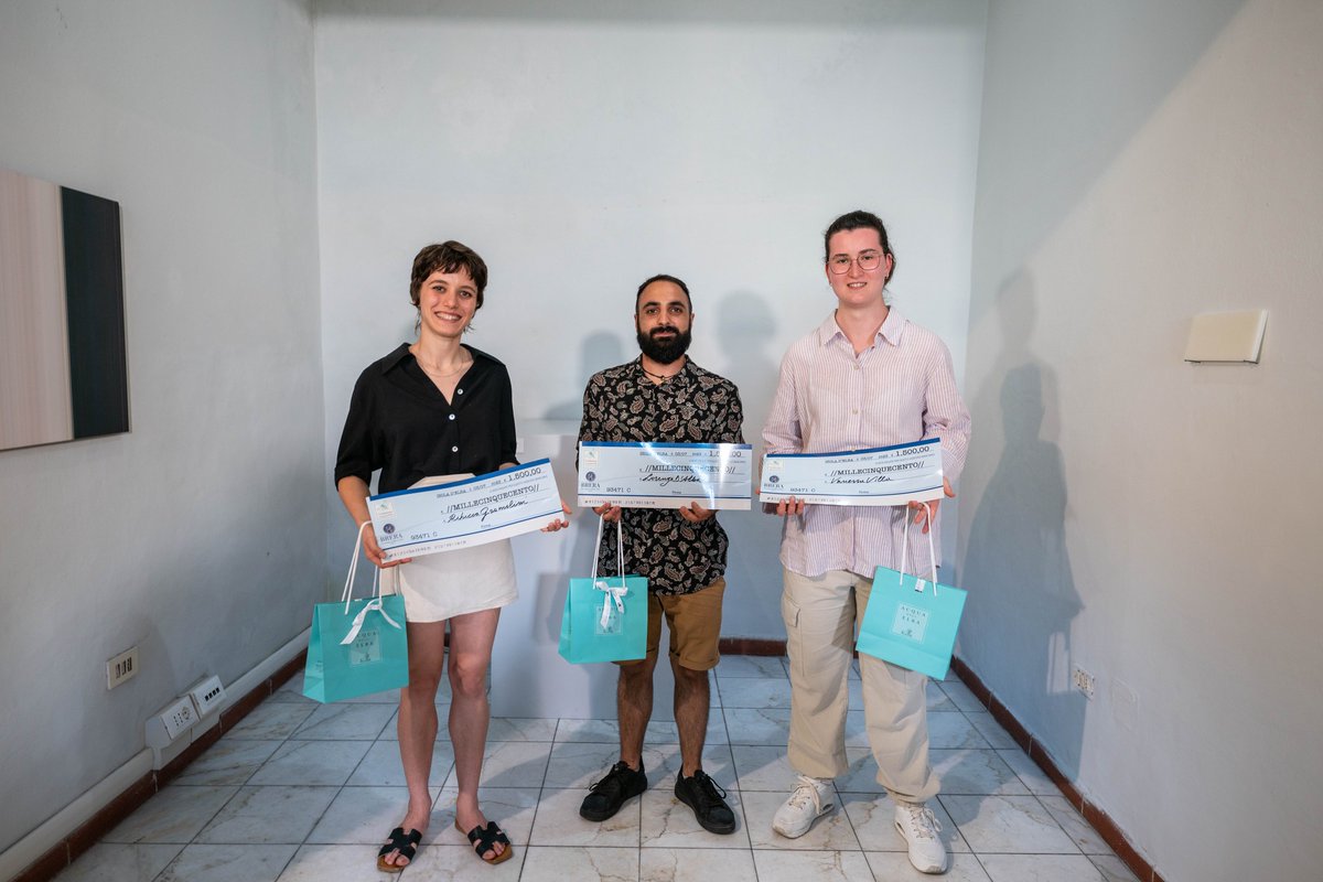 Con il Premio Arte Acqua dell'Elba sosteniamo i giovani artisti e artiste dell’Accademia di Belle Arti di Brera. I lavori più significativi vengono poi premiati con borse di studio a copertura parziale della retta universitaria.
Video edizione 2023 ⤵️
youtube.com/watch?v=KC7QNS…