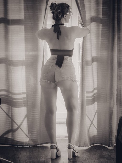 wo bleibt die sonne gestern war sie doch noch da 🥲 https://t.co/gAM49u17uK<a href="/tag/internationalwomensday"class="tags"><span>#internationalwomensday</span></a>