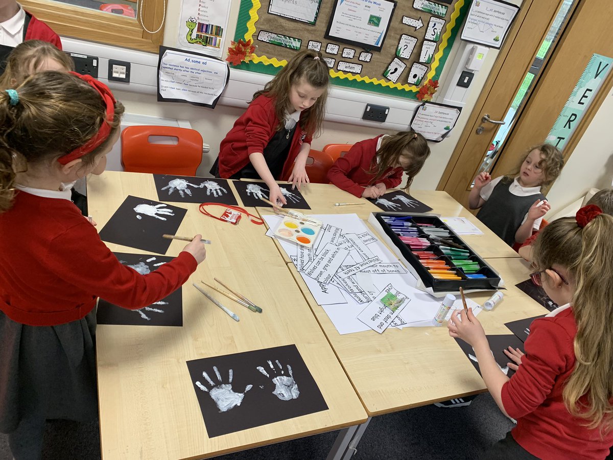 We have started learning about aboriginal art. We experimented with dot painting today by decorating our own handprints. <a href="/IDS3to18/">Idris Davies School 3_18</a> <a href="/IDS_Mrs_Evans/">Mrs Evans</a>