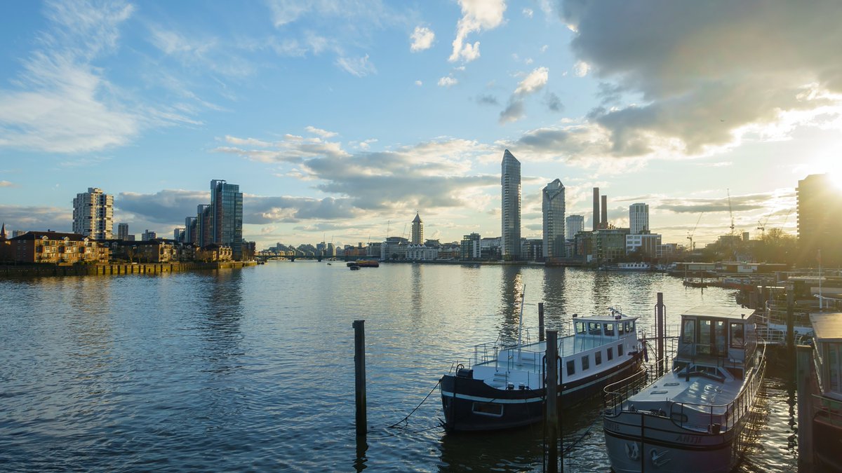 An 18 mile walk along the #ThamesPath from the Woolwich Foot Tunnel to Battersea Bridge. Hopefully I'm not going to come down with a virus like I did 2 weeks ago on my last Thames walk