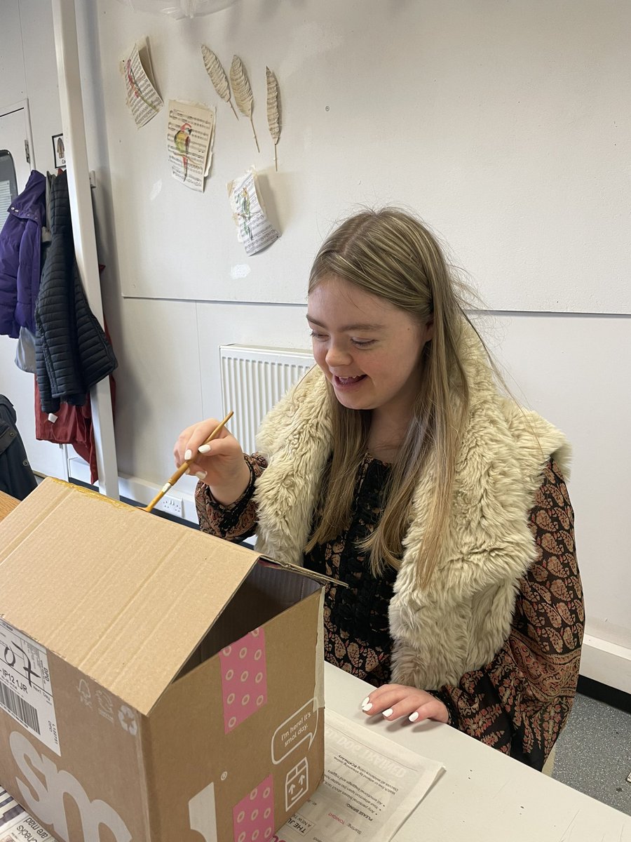 A brand new week means lots of new ideas for art projects! 

Christian is getting stuck into making his own paper mâché clown. 

Faye made a a new tie for her favourite character Boss Baby and Alice is busy making a house for her new guinea pig!