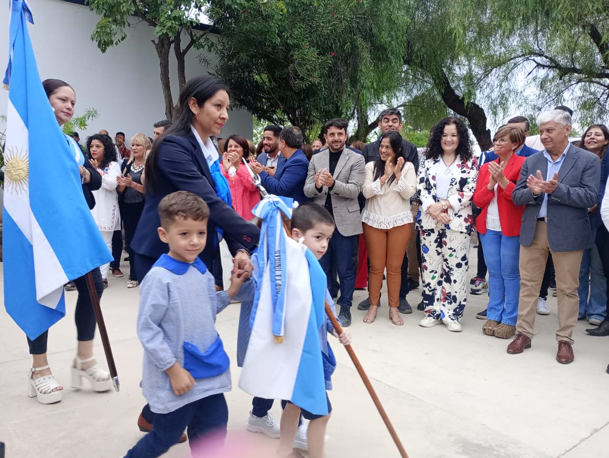 Inicio del Ciclo Lectivo 2024 
Institucionales Municipales
Escuela Municipal N°1 Juan Manuel Fangio
Comprometidos con la Educación trabajamos por reafirmar cada día el derecho a la Educación de nuestros niños y niñas.