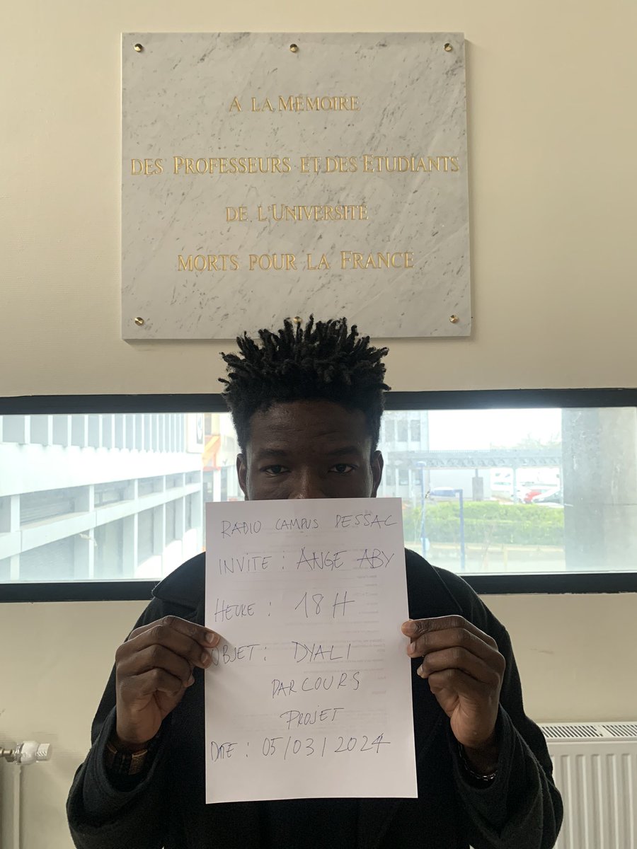 Chers Grouilleurs vivons ensemble notre première émission radio demain 18H !!!

#AA
#Grouilleur #ecrivain