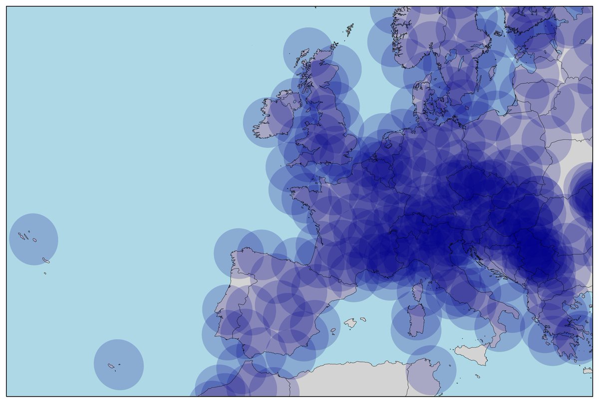 KNMI's tweet image. In Europa staan zo'n 200 neerslagradars die direct laten zien waar en hoe hard het regent. Een nieuwe KNMI-studie toont aan dat deze Europese radarbeelden sterk kunnen worden verbeterd door ze te combineren met regenmetingen van burgers. #knmi
knmi.nl/over-het-knmi/…