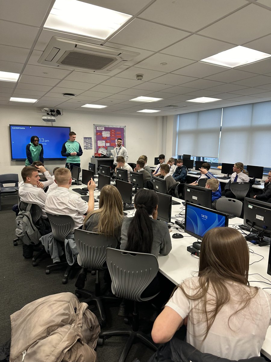 CCYD_PE's tweet photo. A massive thank you to Matt Turner (GK), Joshua Wilson-Esbrand (LB) @jwilsonesbrand and Cardiff City FC @CardiffCityFC @CCFC_Foundation for today’s Q&amp;A session with our learners 👍🏼⚽️🏴󠁧󠁢󠁷󠁬󠁳󠁿🔵 https://t.co/lky0GD9XsD