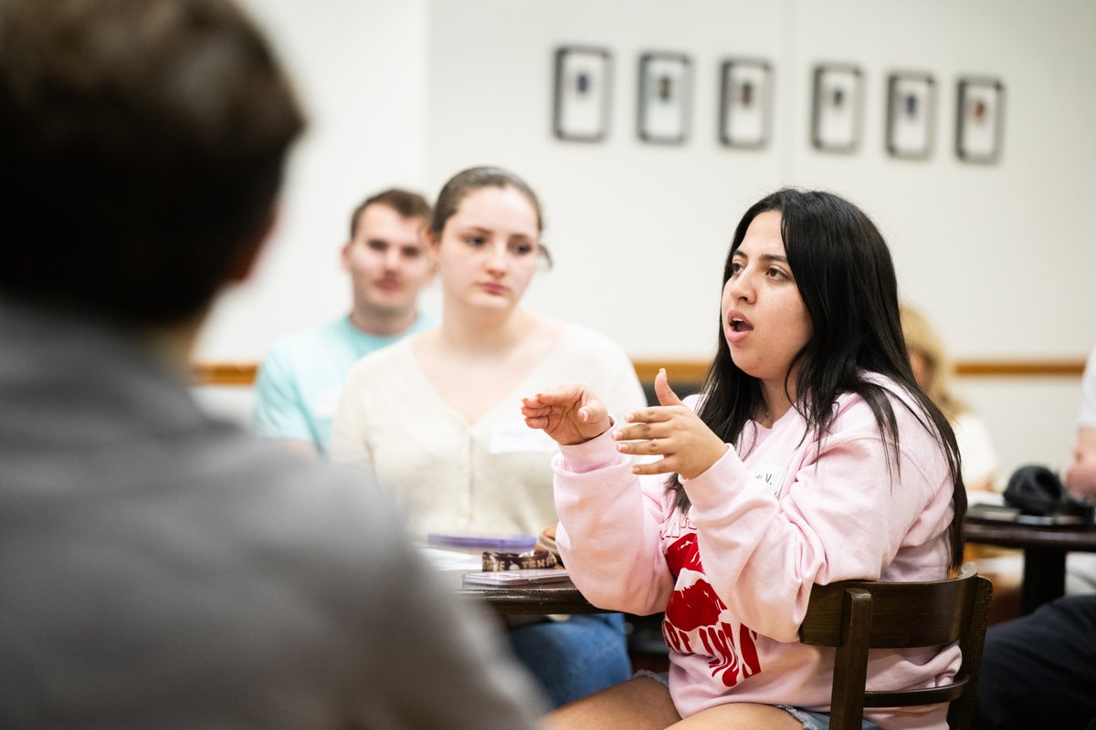 RepCasar's tweet photo. It was great to be back on campus at @TXST — the only Texas school to graduate a U.S. President! ⭐
@TXSTHonors students asked important questions about the #ConnectTheGrid act, immigration reform, campus safety, & more. Their futures are bright! #txst https://t.co/JdujFxU2Bi
