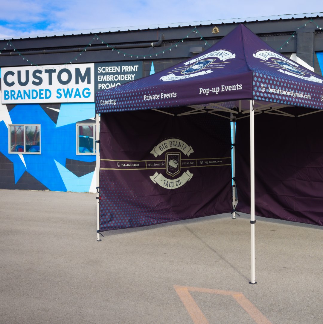 FullyPromotedSC's tweet image. Trade shows provide businesses crucial growth opportunities. But the key to a successful tradeshow experience is an eye-catching booth. 

We can assist you with your next trade show exhibit! fullypromoted.com/contact/

#areyoufullypromoted #tradeshow #booth #signage