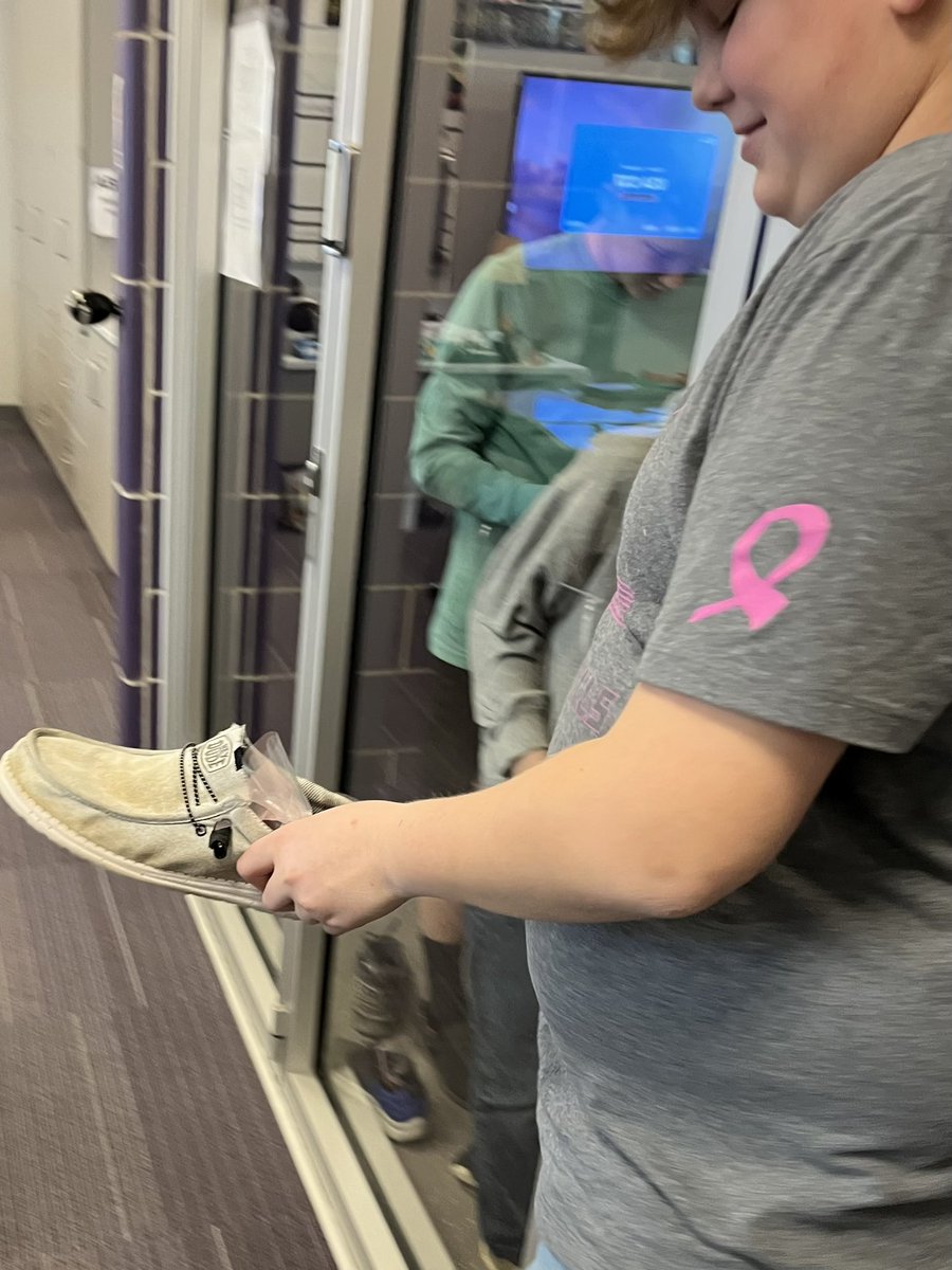FurstSra's tweet photo. 6th Grade Celebrations learned about Día de los Reyes today. They put out their shoes and got a special treat. Thanks to Jackson H. for the authentic treats 👟🥾🥿 https://t.co/ie27GgFVlo