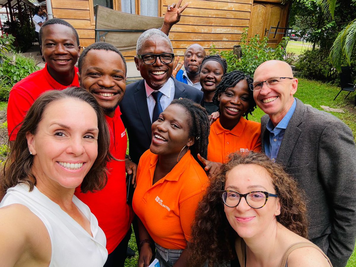 SophieChavanel's tweet photo. Fin de la 1ere édition du programme jeunes champions @UNICEFDRC &amp; @UNV_ROWCA qui permet aux jeunes congolais d'acquérir une expérience professionnelle.

40 jeunes ont rencontré les représentants UNICEF et @PNUDRDC et plaidé pour que le programme soit étendu en RDC et au-delà. https://t.co/gmabz3L82Q